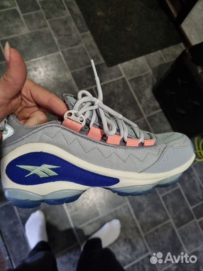 Продам кроссовки reebok