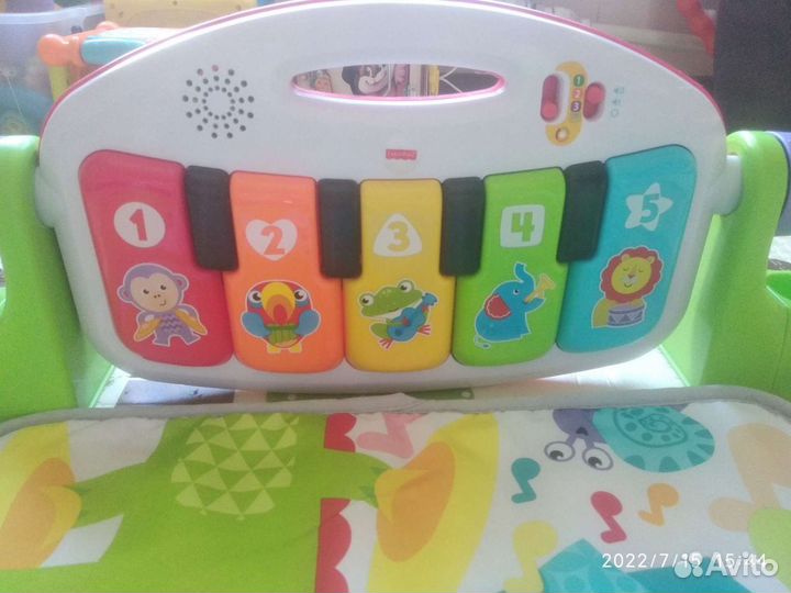 Развивающий коврик с пианино