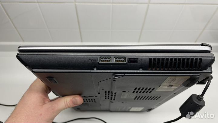 Ноутбук Asus A8J на Windows 7 Pro + сумка и мышка