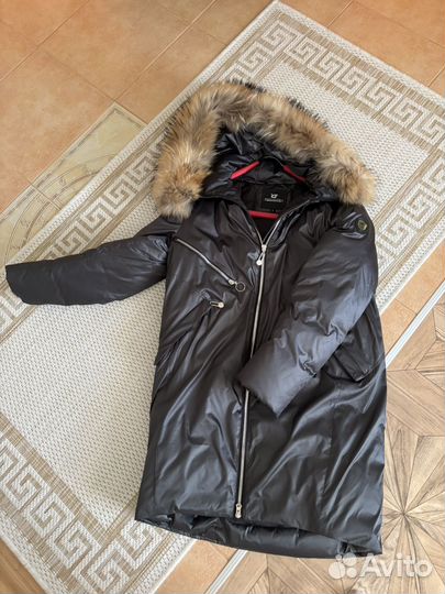 Пуховик зимний женский