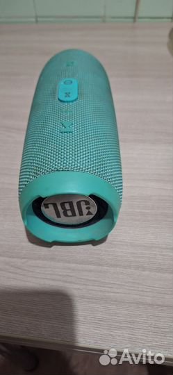 Музыкальная колонка с блютузом jbl