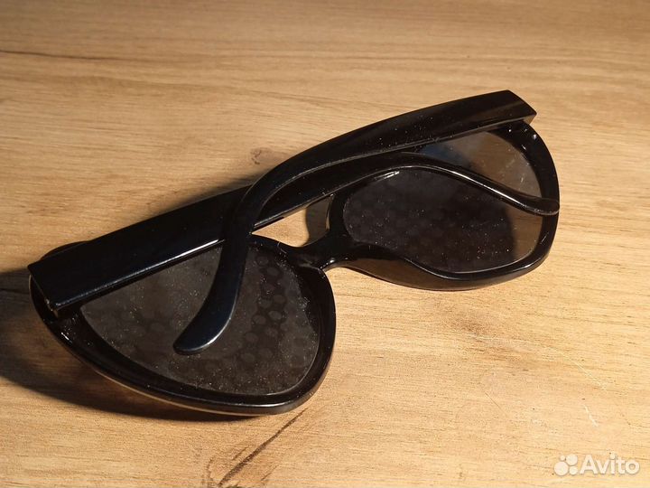 Солнцезащитные очки с эффектом сердечки