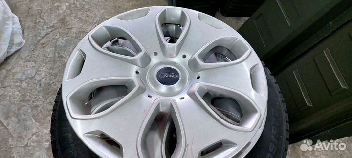 Pirelli Formula Ice 225/60 R17 99T