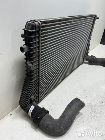 Радиатор охлаждения двигателя передний Volkswagen