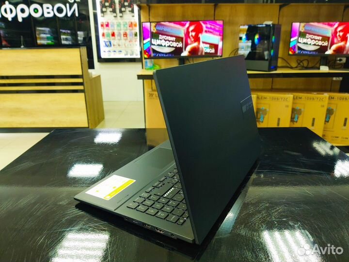Ноутбук asus Vivobook/Ryzen 5/ DDR5-8Gb/SSD-512