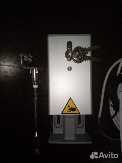 Замок холодильной камеры Fermod serrures-locks