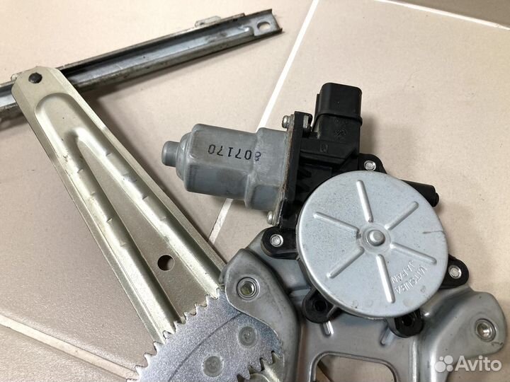 Стеклоподъемник задний правый Mitsubishi Lancer 10