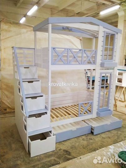 Детская двухъярусная Эко кровать домик из массива