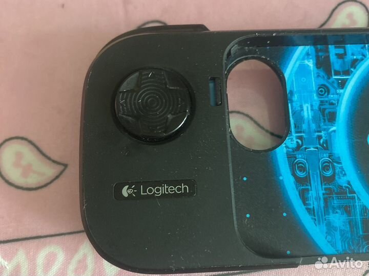 Logitech Powershell геймпад для iPhone 5