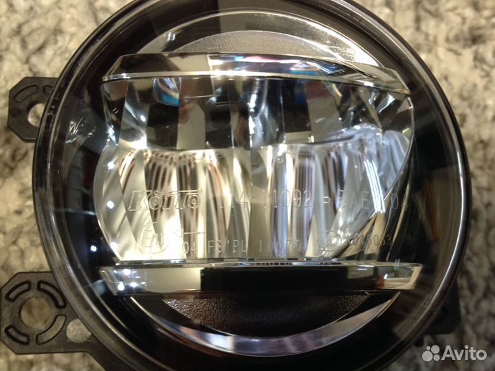 Оригинал Subaru Forester SK рамка птф левая