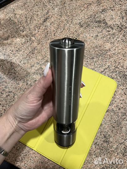 Перечница электрическая (мельница)