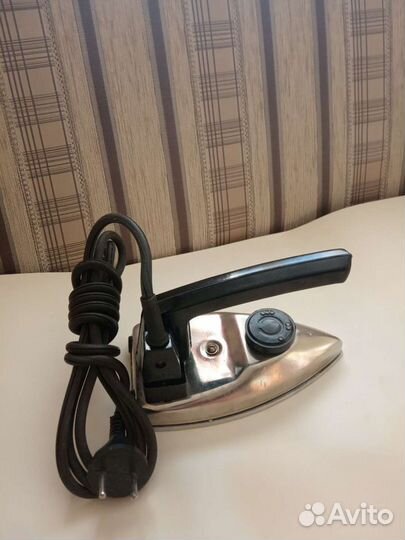 Утюг малогабаритный. Дорожный. Новый. СССР