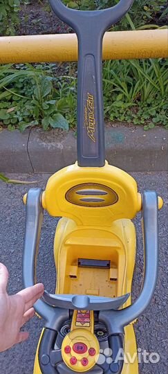 Машинка толокар с ручкой