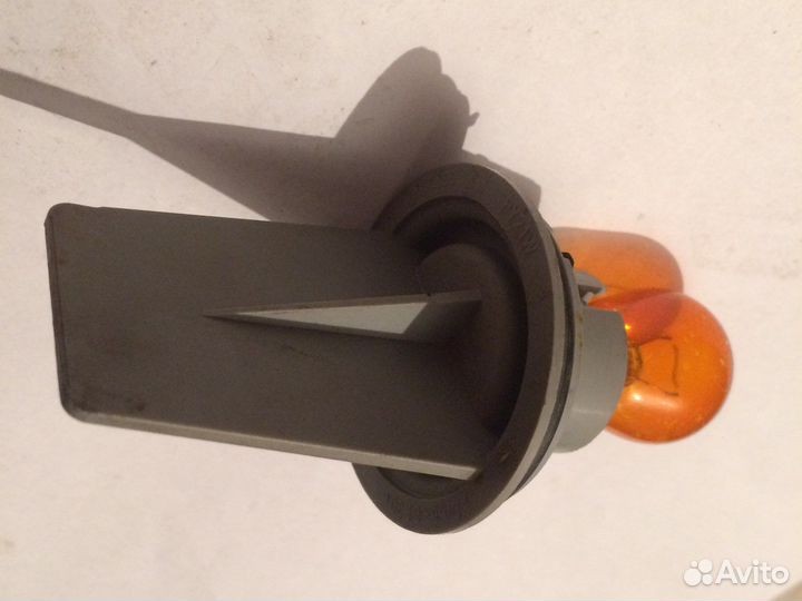 Патрон указателя поворота в фару Skoda Fabia1