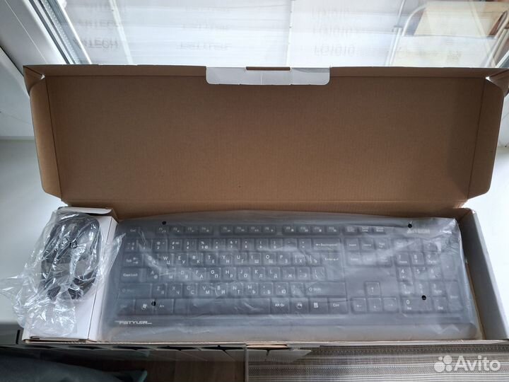 Беспроводная клавиатура и мышь