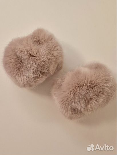 Новые меховые манжеты на свитер пудровые
