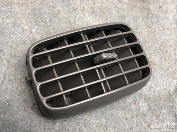 Левый дефлектор Cube z10