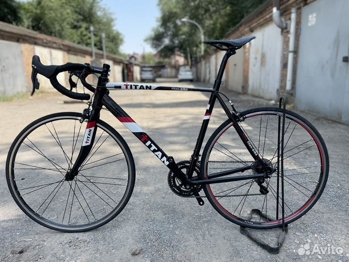 Шоссейный велосипед titan
