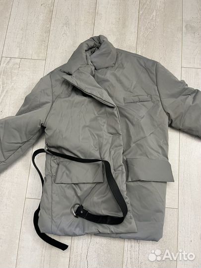 Пуховик и куртку весна отдаи бесплатно