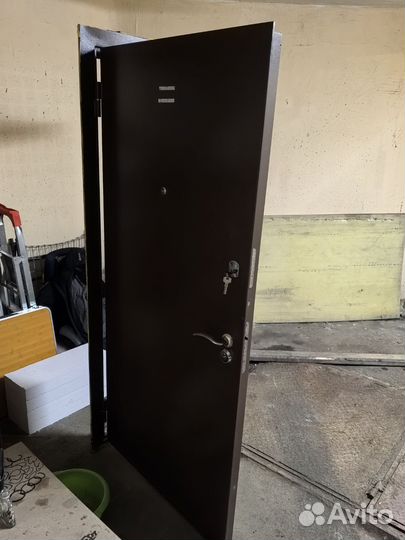 Дверь входная железная бу