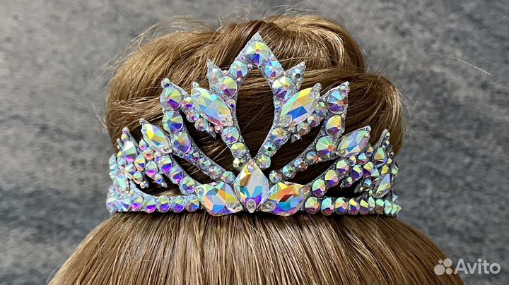 Украшение корона на пучок для гимнастики