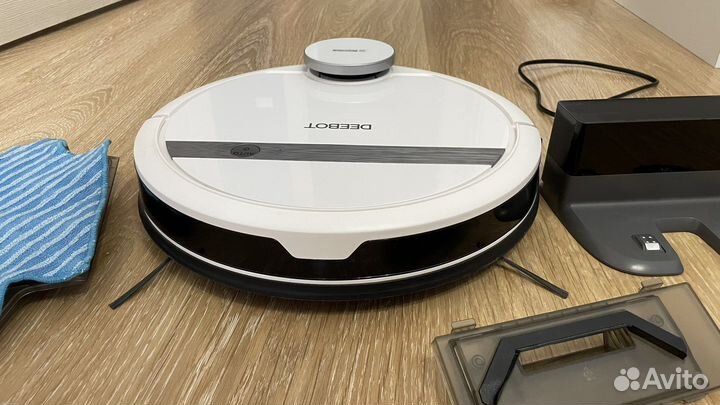 Робот пылесос Ecovacs Deebot DE55