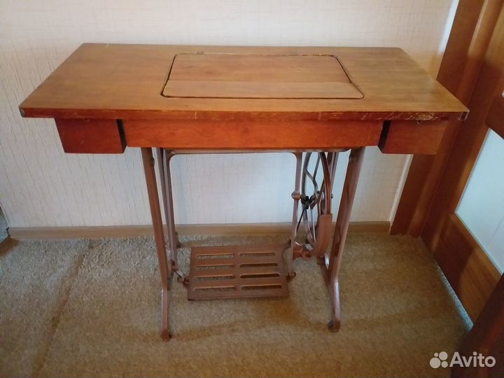 Станина чугунная от советской швейной машинки