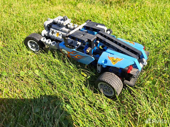 Lego Technic Гоночная машина 42022