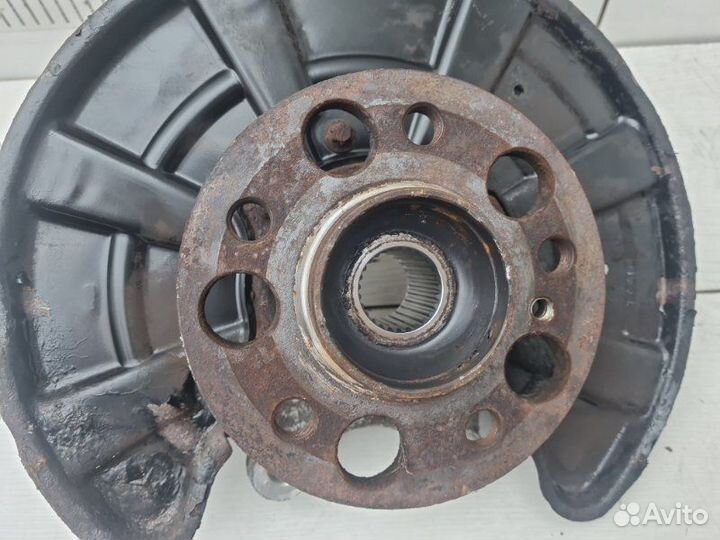 Кулак задний левый Mercedes Slk R172 OM651 2012