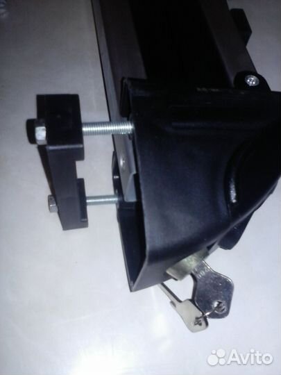 Багажник лыжный 3-4-5 парлыжсноуборд новый ключ