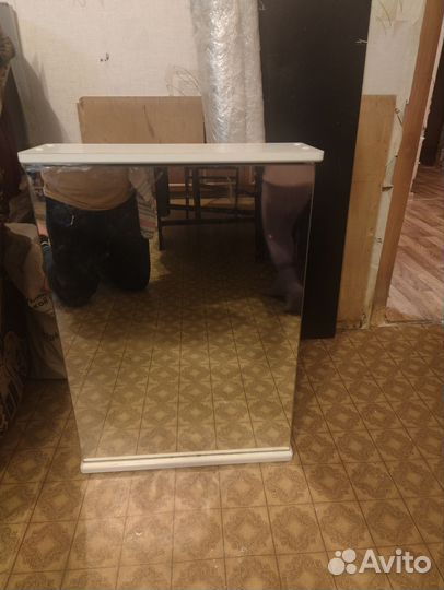 Шкафчик с зеркалом для ванной