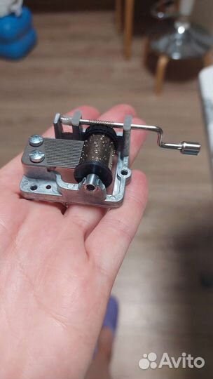 Музыкальный механизм в шарманку