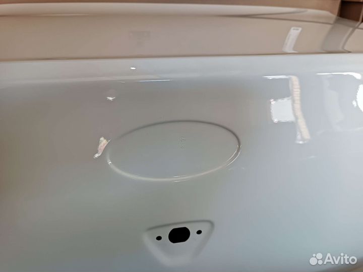 Крышка заднего багажника гранта седан белый