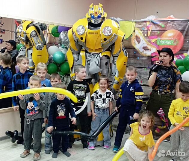 Продаю робота трансформера