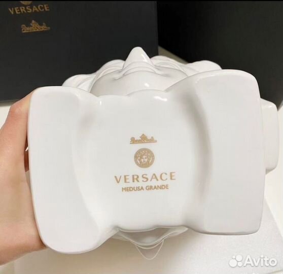 Ваза Versace Medusa Grande белая 21 х 28 см