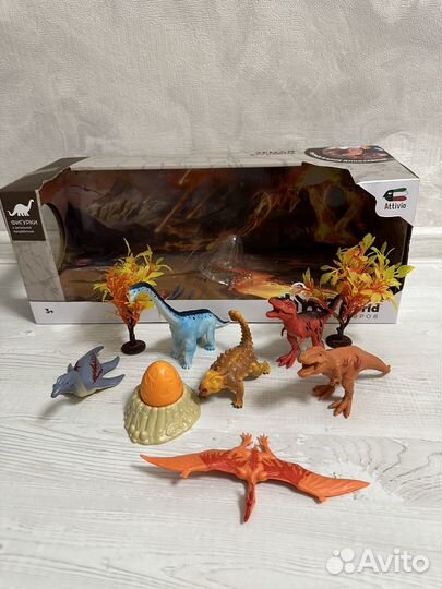 Игровой набор с динозаврами attivio