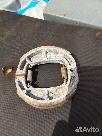 Для скутера сиденье,и запчасти