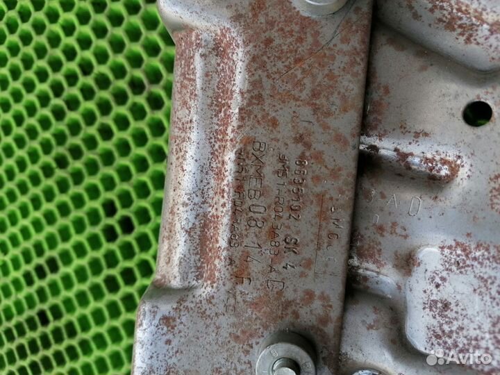 Кронштейн панели на Ford Focus II 2005-2011 пара