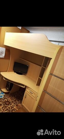 Письменный стол с кроватью