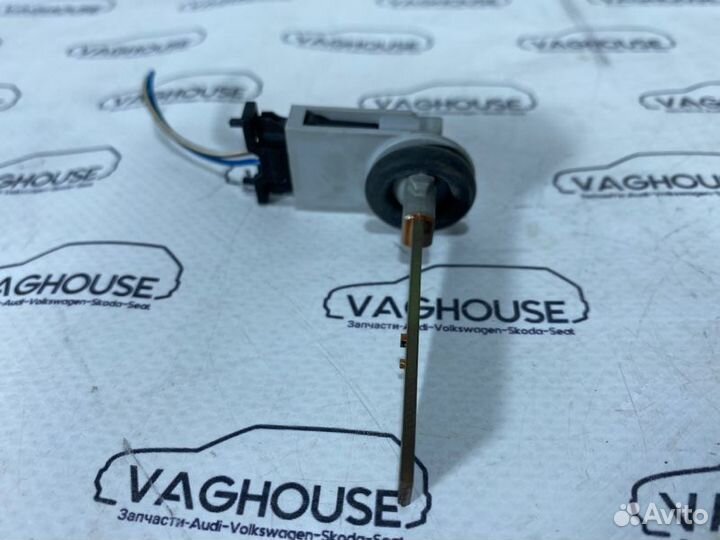 Датчик температуры воздуха Volkswagen Scirocco 2.0
