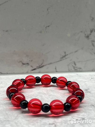 Браслет из бусин ручной работы