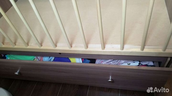 Кроватка с полным комплектом