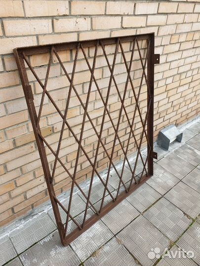 Решетки на окна с монтажными ушками (цена за две)