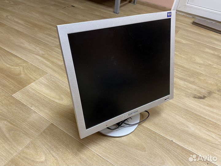 Монитор Samsung