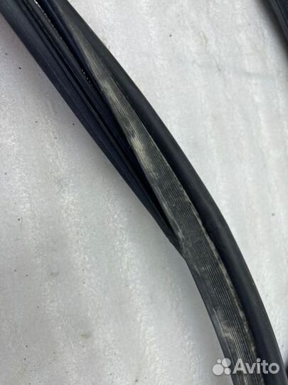 Уплотнитель багажника Toyota Camry V50/V55