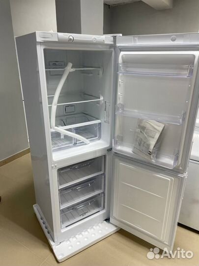 Холодильник Stinol (сухой мороз)