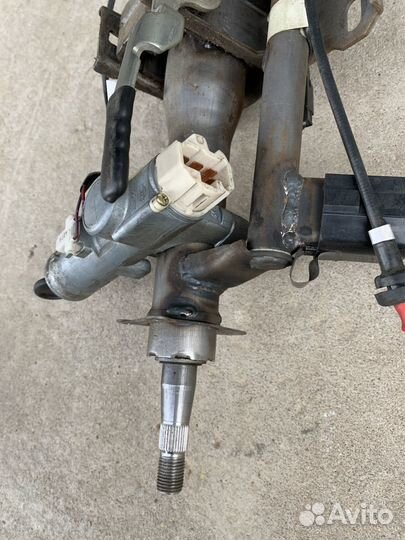 Замок зажигания Nissan Cube Z10