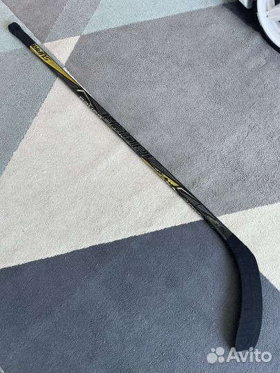 Клюшка хоккейная