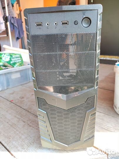 Корпус компьютера пустой
