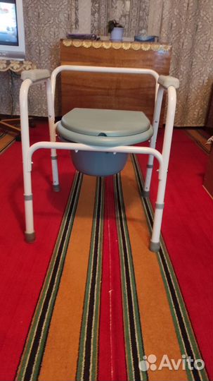 Санитарное кресло туалет